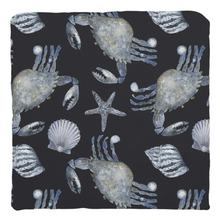 Load image into Gallery viewer, Crabs and Shells Throw Pillows
